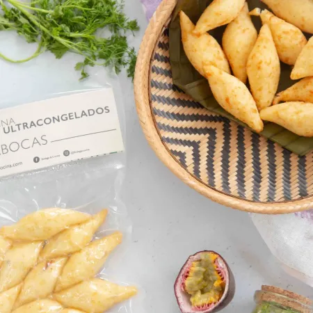 Carimañolas con ají de gulupa