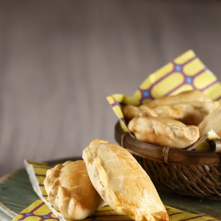 Empanaditas argentinas jamón y queso